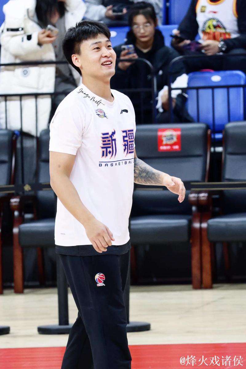 赵睿18分新疆轻取广州 总比分3-1晋级四强