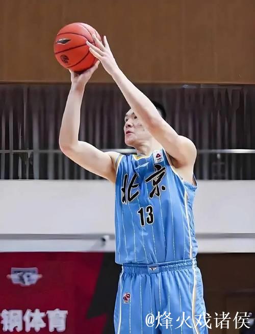 首钢全员通过体测 朱彦西和田宇翔因伤未参加 首钢全员通过体测 朱彦西和田宇翔因伤未参加